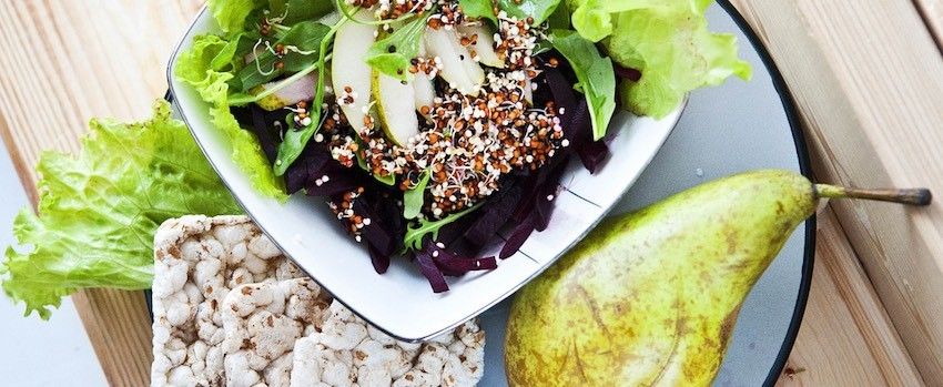 Salát z pečených hrušek s lucumou